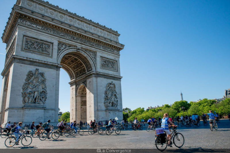 باريس وفعالية "يوم بلا سيارات" للحد من تلوث الهواء _الديرة نيوز