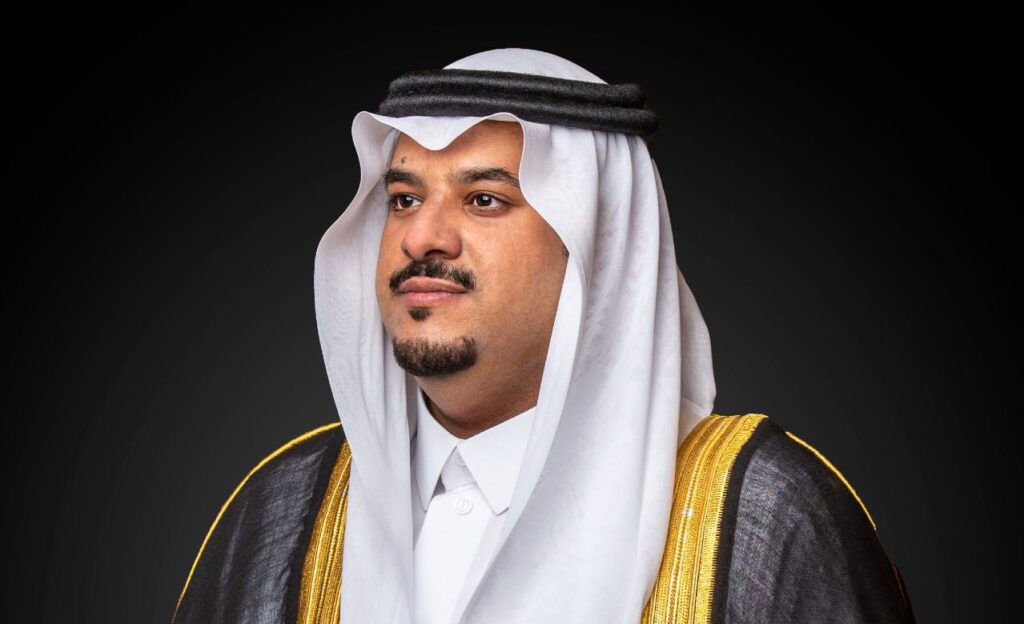 نائب أمير الرياض يقدم واجب العزاء في وفاة عبدالله المقيرن