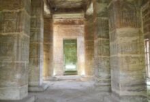 حكاية موقع أثرى.. 3 من ملوك الفراعنة أتموا بناء معبد عمدا بأسوان