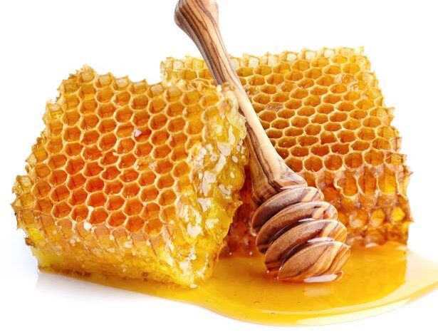 مستحضرات تجميلية بالعسل تمنحك بشرة نقية براقة