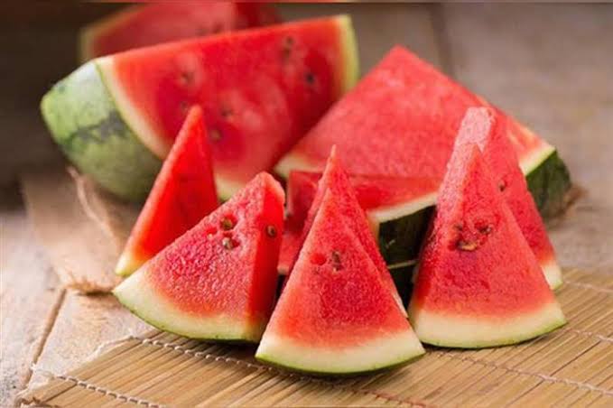 استفد من فاكهة البطيخ الصيفية لبشرة صحية