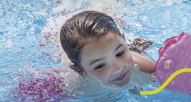 «الصحة»: 5 خطوات لوقاية الأطفال من الغرق بالمسابح