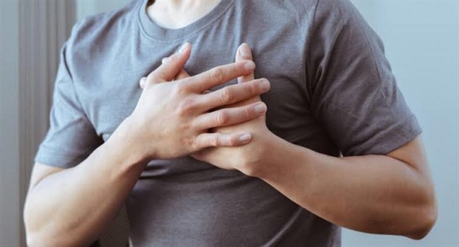 لو عندك ألم فى الصدر إزاى تعرف إنه بداية نوبة قلبية؟